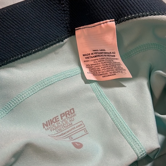 Nike shorts - Picture 3 of 3